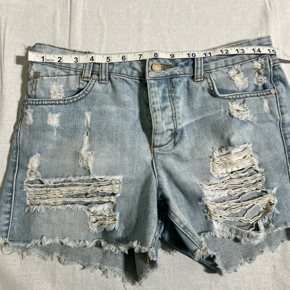 Bleach USA Distressed Denim Shorts | Size 4 | Raw Hem‎ Rebel Thrashed Grunge - Picture 9 of 15